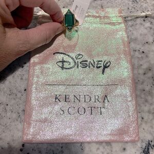Disney Kendra Scott - The Queen Vintage Gold